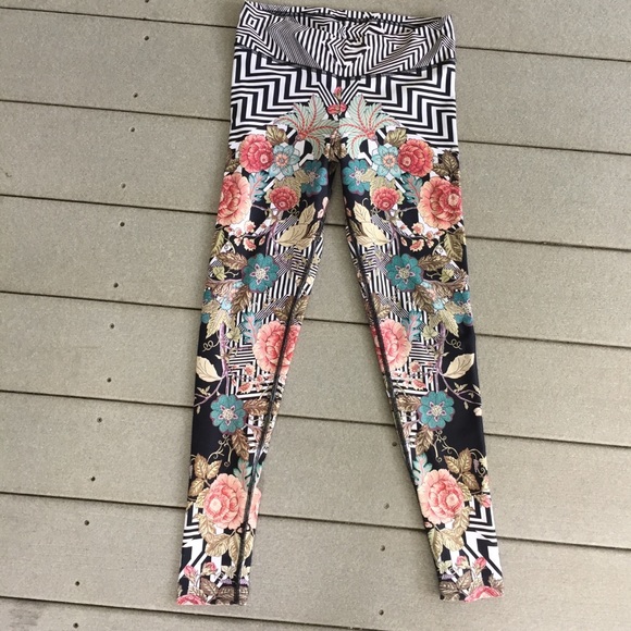 NUX Pants - Nux Floral Printed Yoga Leggings S
